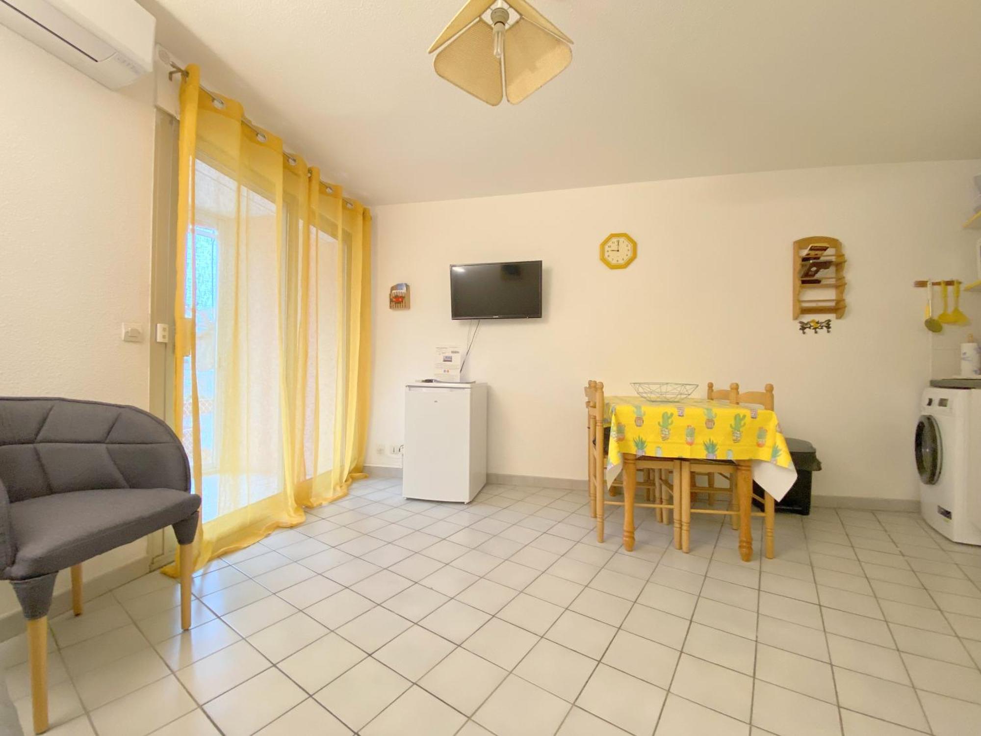 Agréable appartement en rez-de-jardin à deux pas des plages Le Grau-du-Roi Exterior foto